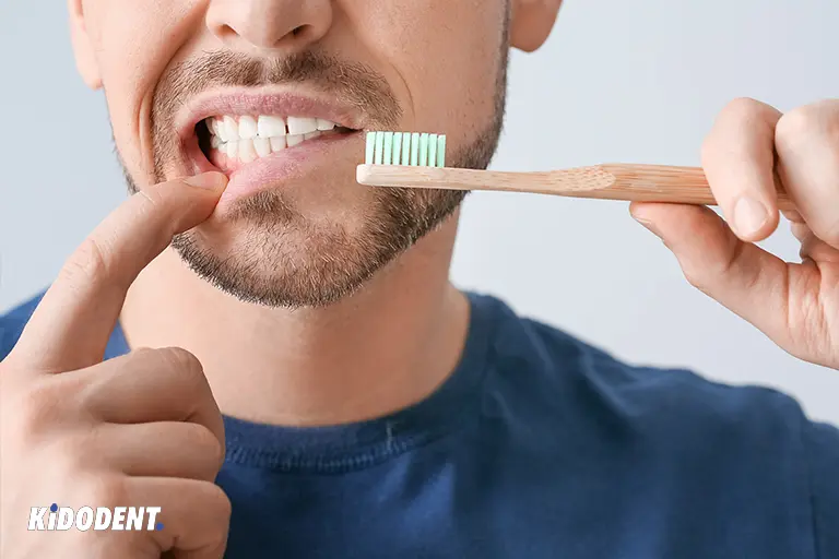 Treatment of gingivitis aims to remove plaque, tartar, and bacteria. Dental cleaning procedure and daily tooth brushing will restore healthy teeth and gums. 